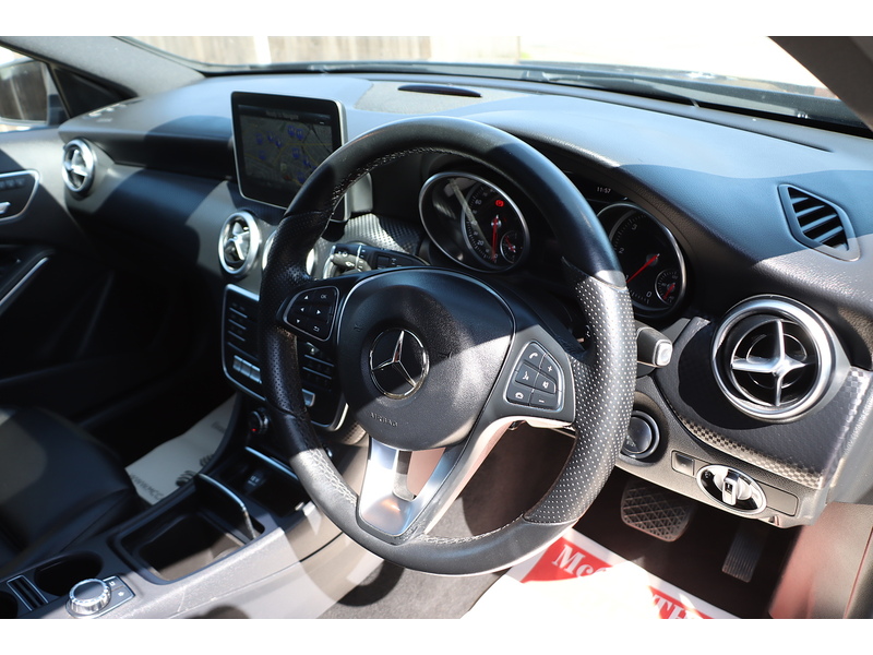 Mercedes-Benz A180D 1.5 SPORT (PREMIUM PLUS) HATCHBACK 5DR DIESEL 7G-DCT AUTO PAN ROOF HEATED SEATS SAT NAV APPLE CARPLAY REAR CAMERA 43000 MILES SH JUST £20 TO TAX 72-74 Mitcham Road