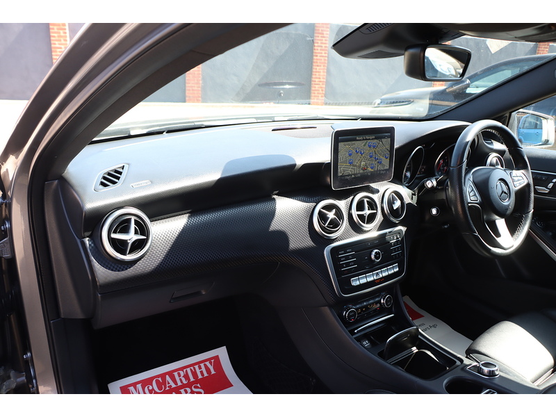 Mercedes-Benz A180D 1.5 SPORT (PREMIUM PLUS) HATCHBACK 5DR DIESEL 7G-DCT AUTO PAN ROOF HEATED SEATS SAT NAV APPLE CARPLAY REAR CAMERA 43000 MILES SH JUST £20 TO TAX 72-74 Mitcham Road