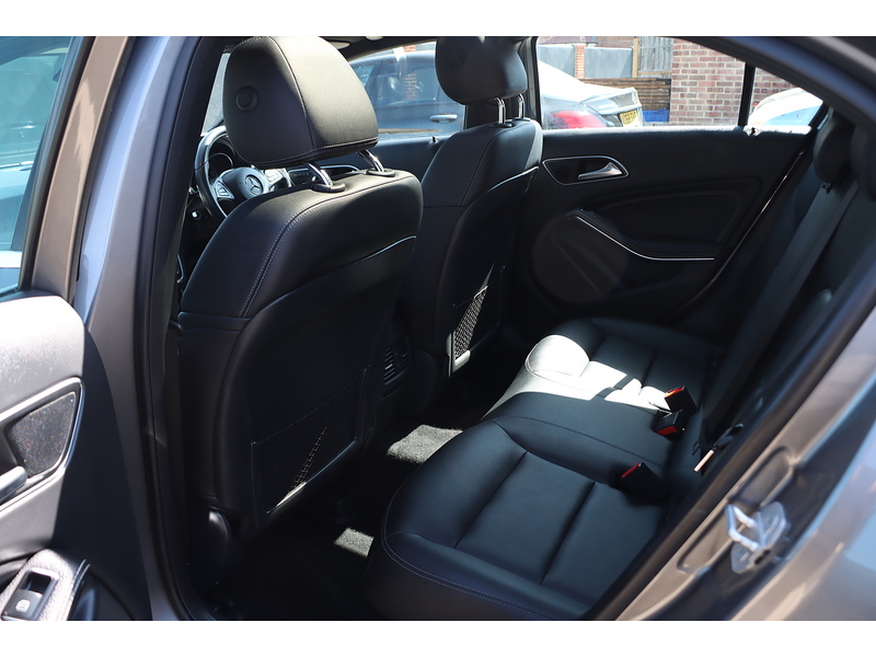 Mercedes-Benz A180D 1.5 SPORT (PREMIUM PLUS) HATCHBACK 5DR DIESEL 7G-DCT AUTO PAN ROOF HEATED SEATS SAT NAV APPLE CARPLAY REAR CAMERA 43000 MILES SH JUST £20 TO TAX 72-74 Mitcham Road