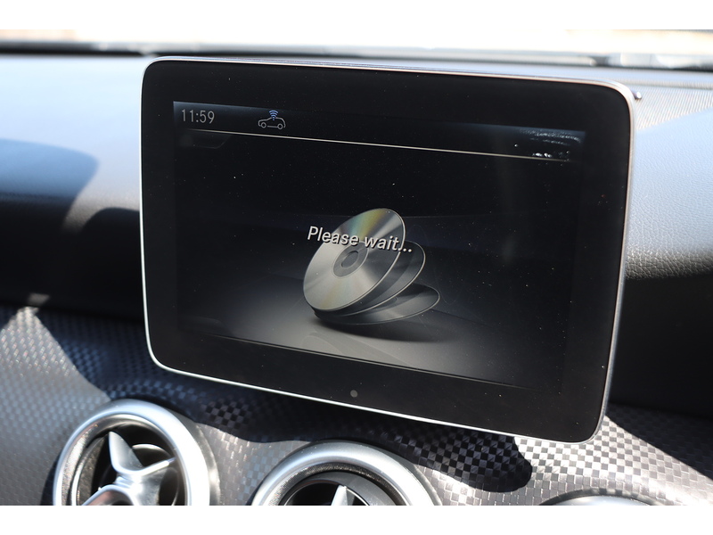 Mercedes-Benz A180D 1.5 SPORT (PREMIUM PLUS) HATCHBACK 5DR DIESEL 7G-DCT AUTO PAN ROOF HEATED SEATS SAT NAV APPLE CARPLAY REAR CAMERA 43000 MILES SH JUST £20 TO TAX 72-74 Mitcham Road