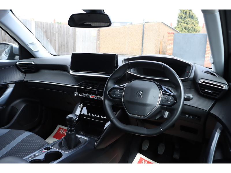 Peugeot 1.2 PureTech Allure Premium SUV 5dr Petrol Manual Euro 6 (s/s) (130 ps) 72-74 Mitcham Road