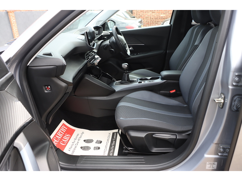 Peugeot 1.2 PureTech Allure Premium SUV 5dr Petrol Manual Euro 6 (s/s) (130 ps) 72-74 Mitcham Road