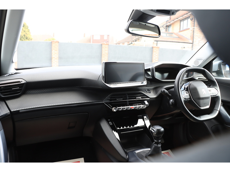 Peugeot 1.2 PureTech Allure Premium SUV 5dr Petrol Manual Euro 6 (s/s) (130 ps) 72-74 Mitcham Road