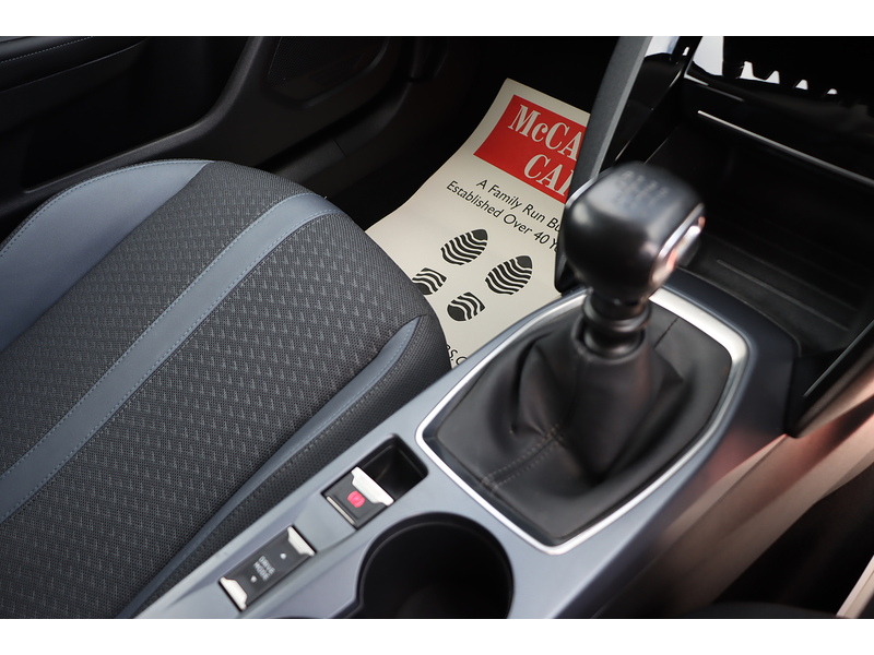 Peugeot 1.2 PureTech Allure Premium SUV 5dr Petrol Manual Euro 6 (s/s) (130 ps) 72-74 Mitcham Road