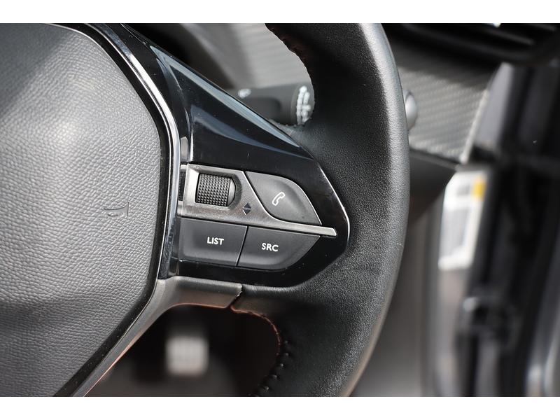 Peugeot 1.2 PureTech Allure Premium SUV 5dr Petrol Manual Euro 6 (s/s) (130 ps) 72-74 Mitcham Road