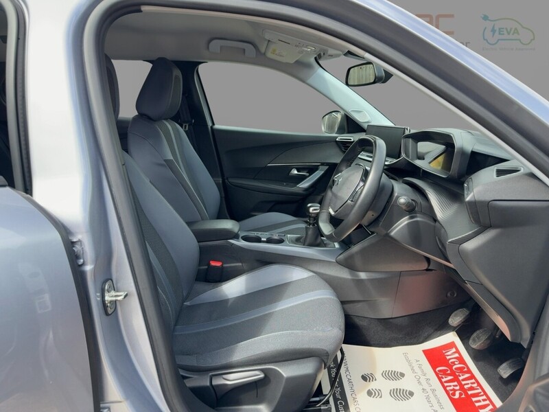 Peugeot 1.2 PureTech Allure Premium SUV 5dr Petrol Manual Euro 6 (s/s) (130 ps) 72-74 Mitcham Road