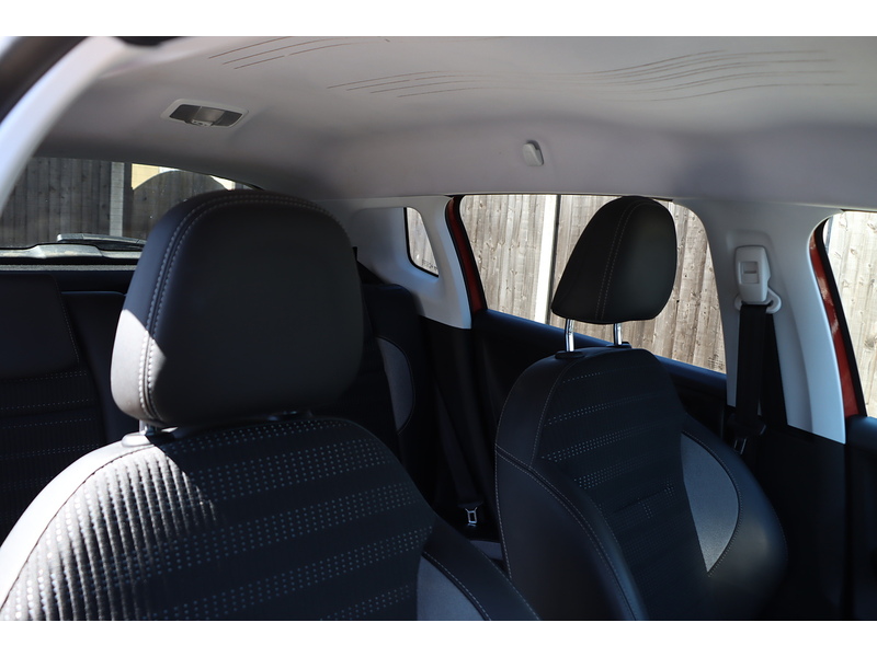 Peugeot 1.2 PURETECH ALLURE SUV 5DR PETROL MANUAL SAT NAV BLUETOOTH DAB STEREO PARKING AIDS JUST 2 OWNERS ONLY 57000 MILES FSH 10 SERVICES JUST £35 ROAD TAX 72-74 Mitcham Road