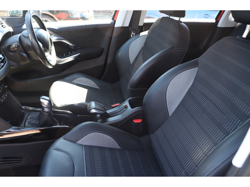Peugeot 1.2 PURETECH ALLURE SUV 5DR PETROL MANUAL SAT NAV BLUETOOTH DAB STEREO PARKING AIDS JUST 2 OWNERS ONLY 57000 MILES FSH 10 SERVICES JUST £35 ROAD TAX 72-74 Mitcham Road