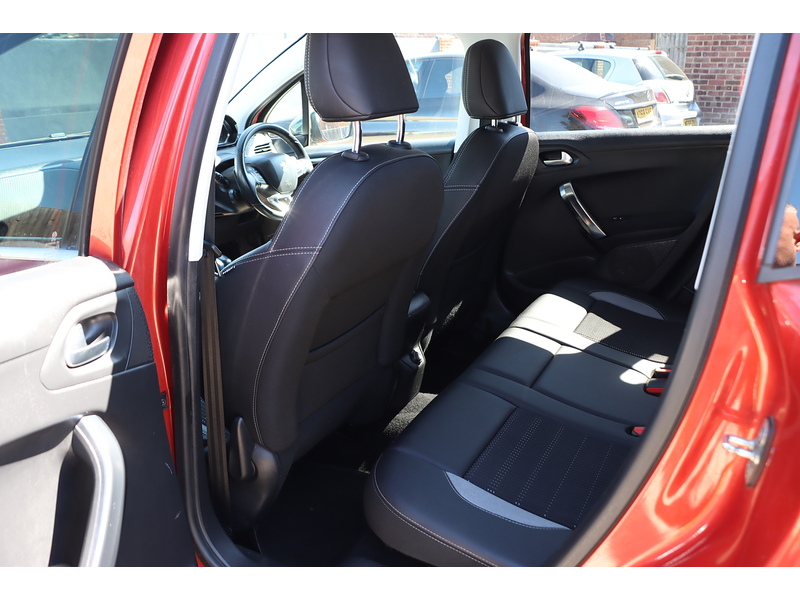 Peugeot 1.2 PURETECH ALLURE SUV 5DR PETROL MANUAL SAT NAV BLUETOOTH DAB STEREO PARKING AIDS JUST 2 OWNERS ONLY 57000 MILES FSH 10 SERVICES JUST £35 ROAD TAX 72-74 Mitcham Road