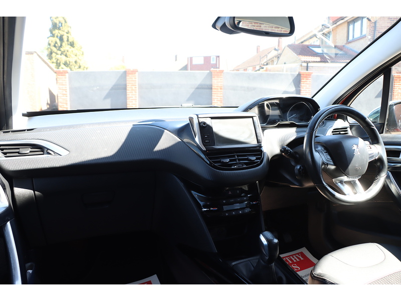 Peugeot 1.2 PURETECH ALLURE SUV 5DR PETROL MANUAL SAT NAV BLUETOOTH DAB STEREO PARKING AIDS JUST 2 OWNERS ONLY 57000 MILES FSH 10 SERVICES JUST £35 ROAD TAX 72-74 Mitcham Road