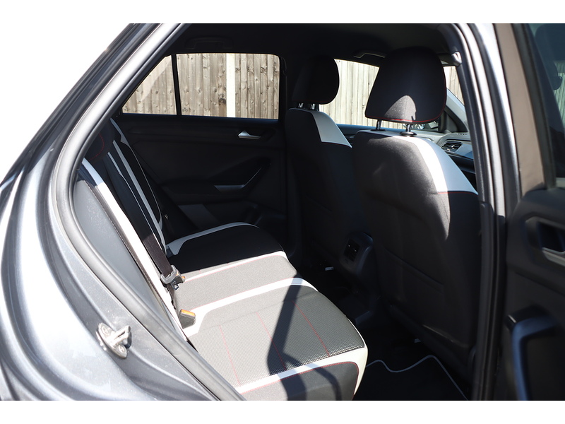 Volkswagen 2.0 TSI SEL SUV 5DR PETROL DSG 4MOTION AUTO SATELLITE NAVIGATION BLUETOOTH DAB RADIO USB INPUT AIR CON PARKING AIDS ONLY 72000 MILES SH NO ULEZ CHARGE 72-74 Mitcham Road