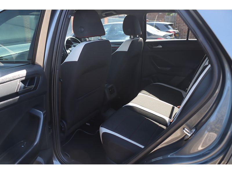 Volkswagen 2.0 TSI SEL SUV 5DR PETROL DSG 4MOTION AUTO SATELLITE NAVIGATION BLUETOOTH DAB RADIO USB INPUT AIR CON PARKING AIDS ONLY 72000 MILES SH NO ULEZ CHARGE 72-74 Mitcham Road