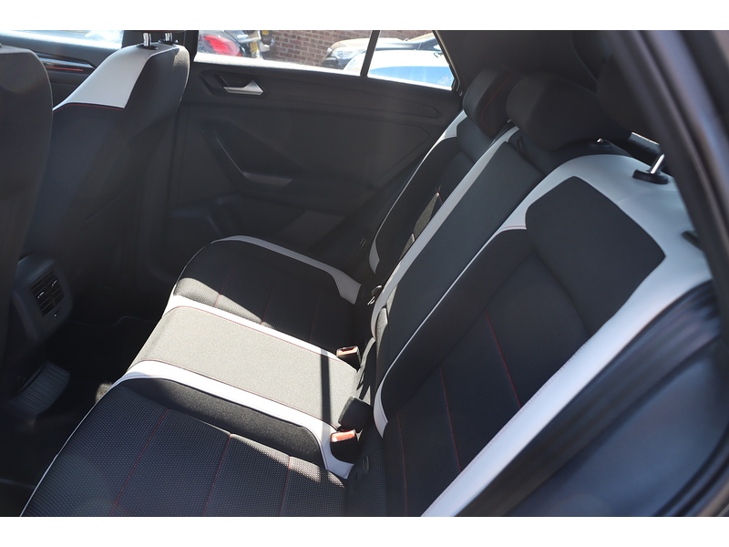 Volkswagen 2.0 TSI SEL SUV 5DR PETROL DSG 4MOTION AUTO SATELLITE NAVIGATION BLUETOOTH DAB RADIO USB INPUT AIR CON PARKING AIDS ONLY 72000 MILES SH NO ULEZ CHARGE 72-74 Mitcham Road