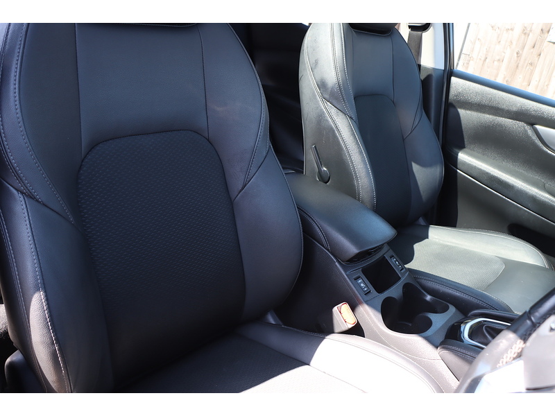 Nissan 1.3 DIG-T TEKNA SUV 5DR PETROL DCT AUTO PAN ROOF HEATED SEATS SAT NAV BLUETOOTH APPLE CARPLAY REAR CAM PARKING AIDS JUST 2 OWNERS ONLY 50000 MILES SH 72-74 Mitcham Road