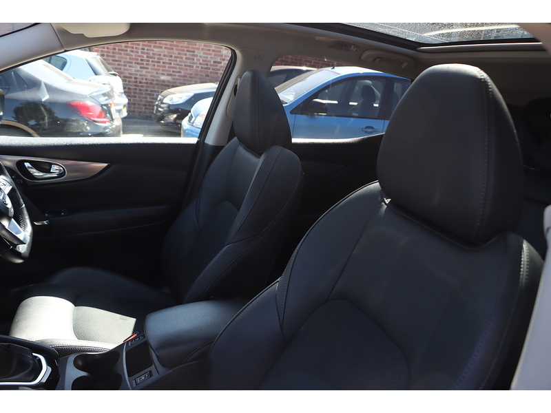 Nissan 1.3 DIG-T TEKNA SUV 5DR PETROL DCT AUTO PAN ROOF HEATED SEATS SAT NAV BLUETOOTH APPLE CARPLAY REAR CAM PARKING AIDS JUST 2 OWNERS ONLY 50000 MILES SH 72-74 Mitcham Road