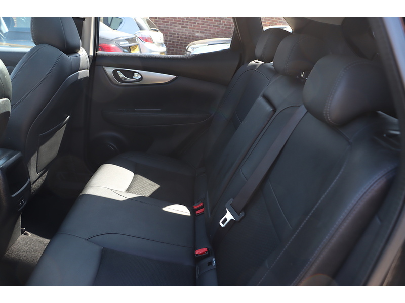 Nissan 1.3 DIG-T TEKNA SUV 5DR PETROL DCT AUTO PAN ROOF HEATED SEATS SAT NAV BLUETOOTH APPLE CARPLAY REAR CAM PARKING AIDS JUST 2 OWNERS ONLY 50000 MILES SH 72-74 Mitcham Road