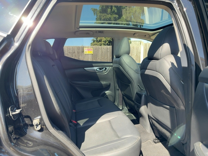 Nissan 1.3 DIG-T TEKNA SUV 5DR PETROL DCT AUTO PAN ROOF HEATED SEATS SAT NAV BLUETOOTH APPLE CARPLAY REAR CAM PARKING AIDS JUST 2 OWNERS ONLY 50000 MILES SH 72-74 Mitcham Road