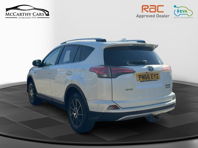 Toyota 2.5 VVT-H EXCEL SUV 5DR PETROL HYBRID CVT 4WD AUTO HEATED SEATS SAT NAV BLUETOOTH REAR CAM PARKING AIDS 2 OWNERS 43000 MILES FSH 9 SERVICES £35 TO TAX 72-74 Mitcham Road
