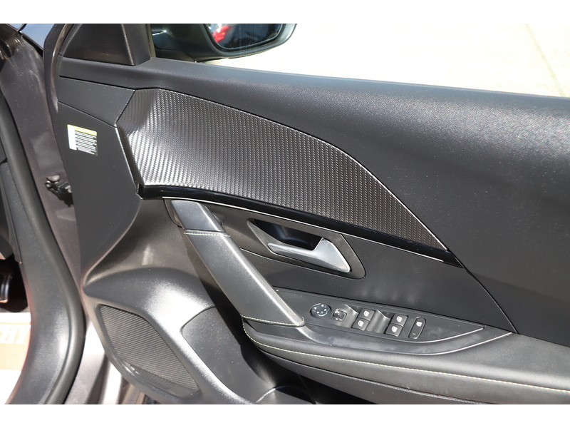 Peugeot 1.2 PURETECH GT HATCHBACK 5DR PETROL MANUAL SAT NAV BLUETOOTH DAB STEREO APPLE CARPLAY REAR CAMERA PARKING AIDS 1 OWNER FROM NEW ONLY 34000 MILES FSH 72-74 Mitcham Road