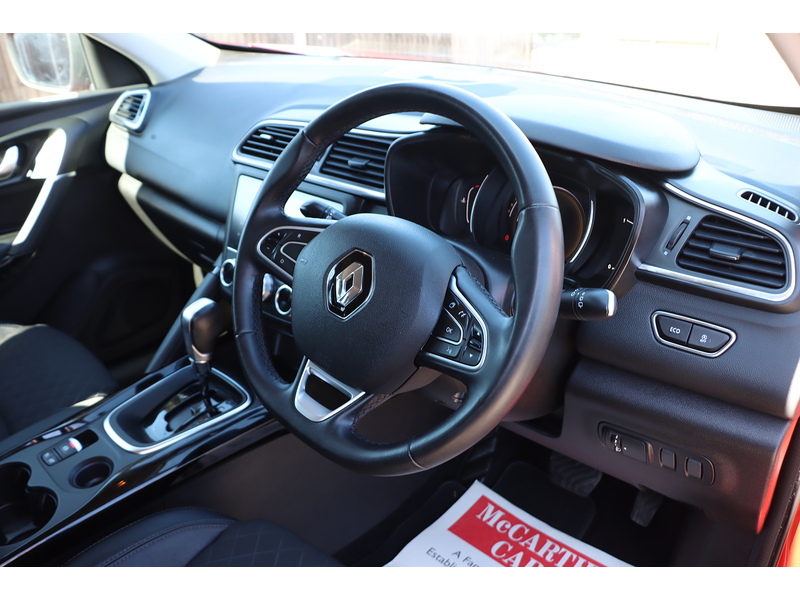 Renault 1.3 TCE ICONIC SUV 5DR PETROL EDC AUTO SAT NAV BLUETOOTH DAB STEREO APPLE CARPLAY REAR CAMERA WITH PARKING AIDS ONLY 30000 MILES SH NO ULEZ CHARGE 72-74 Mitcham Road