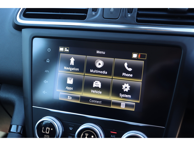 Renault 1.3 TCE ICONIC SUV 5DR PETROL EDC AUTO SAT NAV BLUETOOTH DAB STEREO APPLE CARPLAY REAR CAMERA WITH PARKING AIDS ONLY 30000 MILES SH NO ULEZ CHARGE 72-74 Mitcham Road