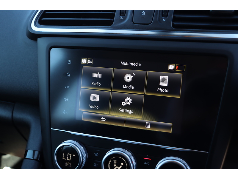 Renault 1.3 TCE ICONIC SUV 5DR PETROL EDC AUTO SAT NAV BLUETOOTH DAB STEREO APPLE CARPLAY REAR CAMERA WITH PARKING AIDS ONLY 30000 MILES SH NO ULEZ CHARGE 72-74 Mitcham Road