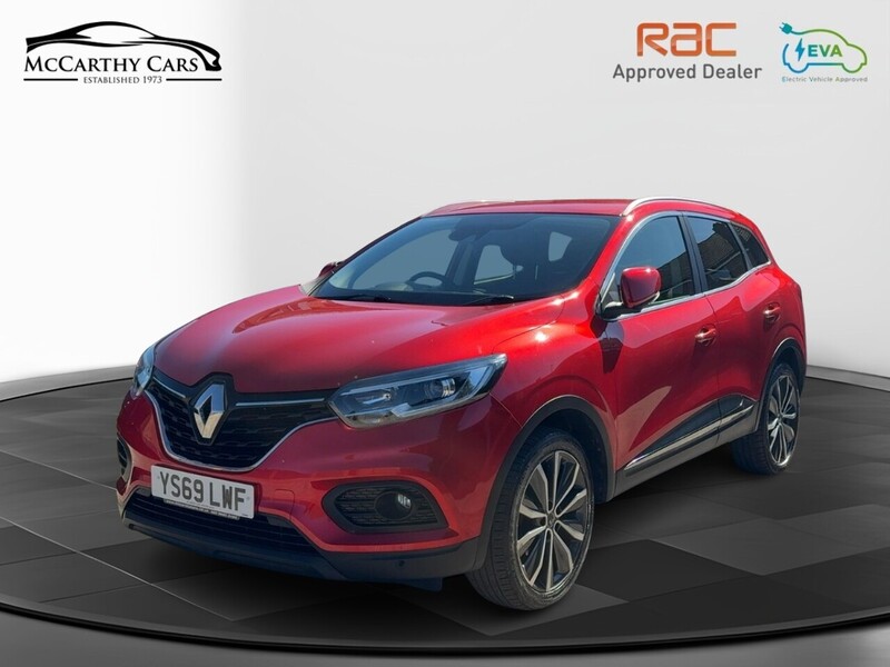 Renault 1.3 TCE ICONIC SUV 5DR PETROL EDC AUTO SAT NAV BLUETOOTH DAB STEREO APPLE CARPLAY REAR CAMERA WITH PARKING AIDS ONLY 30000 MILES SH NO ULEZ CHARGE 72-74 Mitcham Road