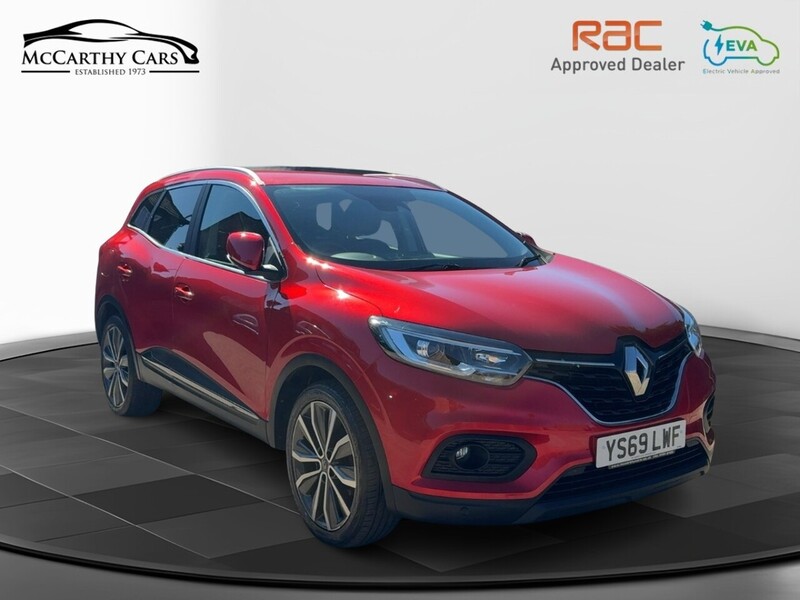 Renault 1.3 TCE ICONIC SUV 5DR PETROL EDC AUTO SAT NAV BLUETOOTH DAB STEREO APPLE CARPLAY REAR CAMERA WITH PARKING AIDS ONLY 30000 MILES SH NO ULEZ CHARGE 72-74 Mitcham Road