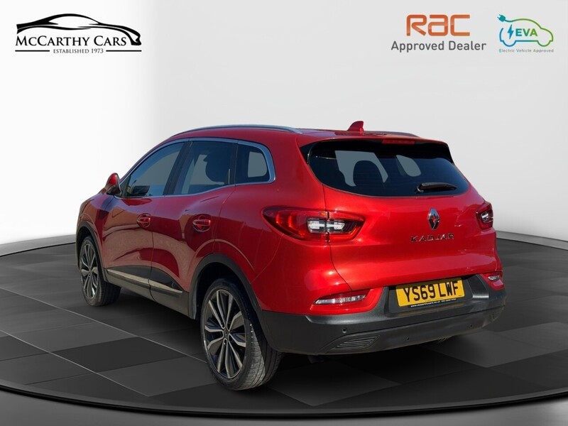 Renault 1.3 TCE ICONIC SUV 5DR PETROL EDC AUTO SAT NAV BLUETOOTH DAB STEREO APPLE CARPLAY REAR CAMERA WITH PARKING AIDS ONLY 30000 MILES SH NO ULEZ CHARGE 72-74 Mitcham Road