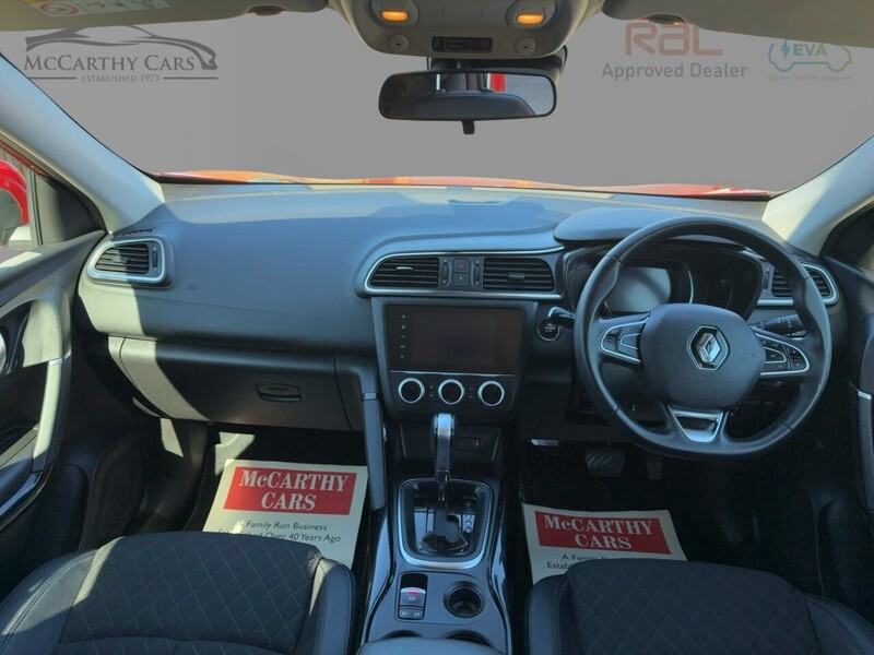 Renault 1.3 TCE ICONIC SUV 5DR PETROL EDC AUTO SAT NAV BLUETOOTH DAB STEREO APPLE CARPLAY REAR CAMERA WITH PARKING AIDS ONLY 30000 MILES SH NO ULEZ CHARGE 72-74 Mitcham Road