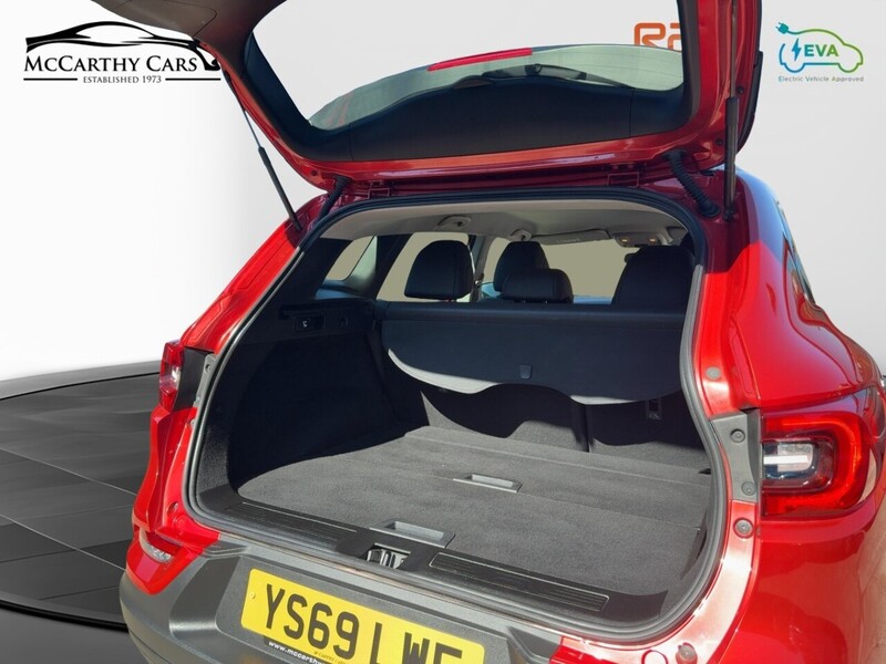 Renault 1.3 TCE ICONIC SUV 5DR PETROL EDC AUTO SAT NAV BLUETOOTH DAB STEREO APPLE CARPLAY REAR CAMERA WITH PARKING AIDS ONLY 30000 MILES SH NO ULEZ CHARGE 72-74 Mitcham Road