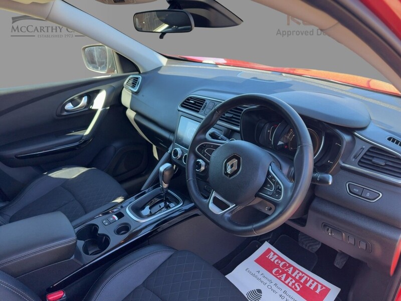 Renault 1.3 TCE ICONIC SUV 5DR PETROL EDC AUTO SAT NAV BLUETOOTH DAB STEREO APPLE CARPLAY REAR CAMERA WITH PARKING AIDS ONLY 30000 MILES SH NO ULEZ CHARGE 72-74 Mitcham Road