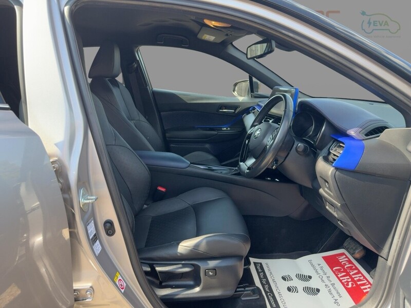 Toyota 1.8 VVT-H DYNAMIC SUV 5DR PETROL HYBRID CVT AUTO HEATED SEATS SATNAV BLUETOOTH DAB RADIO REAR CAMERA WITH PARKING AIDS ONLY 58000 MILES FSH 6 SERVICES 72-74 Mitcham Road