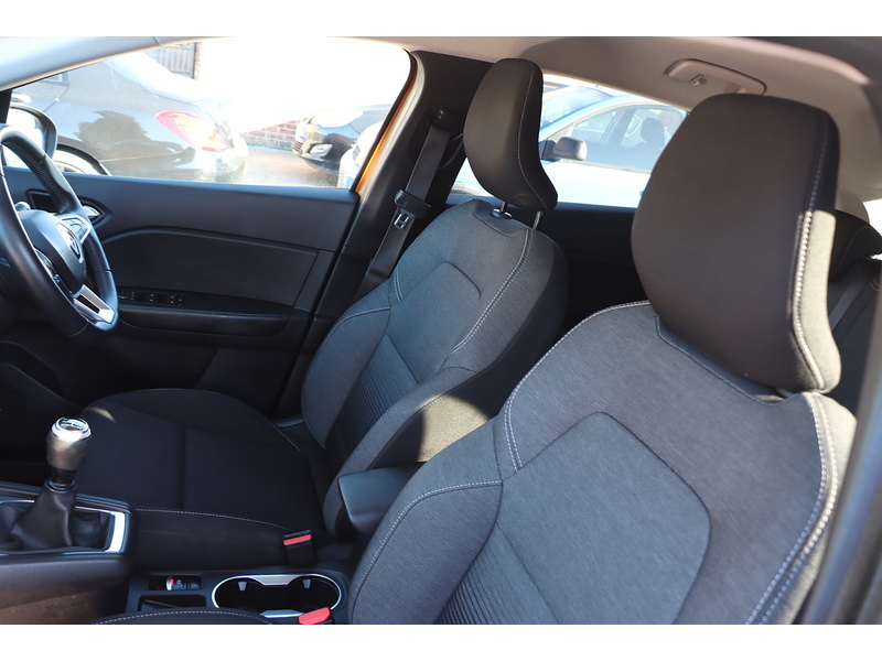 Renault 1.0 TCE ICONIC SUV 5DR PETROL MANUAL SAT NAV BLUETOOTH DAB STEREO APPLE CARPLAY PARKING AIDS JUST 2 OWNERS SAME OWNER FOR 3 YEARS ONLY 40000 MILES FSH 72-74 Mitcham Road