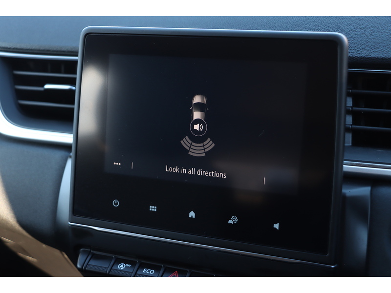 Renault 1.0 TCE ICONIC SUV 5DR PETROL MANUAL SAT NAV BLUETOOTH DAB STEREO APPLE CARPLAY PARKING AIDS JUST 2 OWNERS SAME OWNER FOR 3 YEARS ONLY 40000 MILES FSH 72-74 Mitcham Road