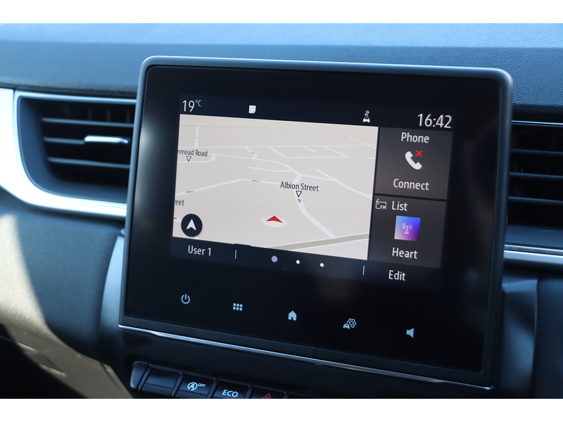 Renault 1.0 TCE ICONIC SUV 5DR PETROL MANUAL SAT NAV BLUETOOTH DAB STEREO APPLE CARPLAY PARKING AIDS JUST 2 OWNERS SAME OWNER FOR 3 YEARS ONLY 40000 MILES FSH 72-74 Mitcham Road