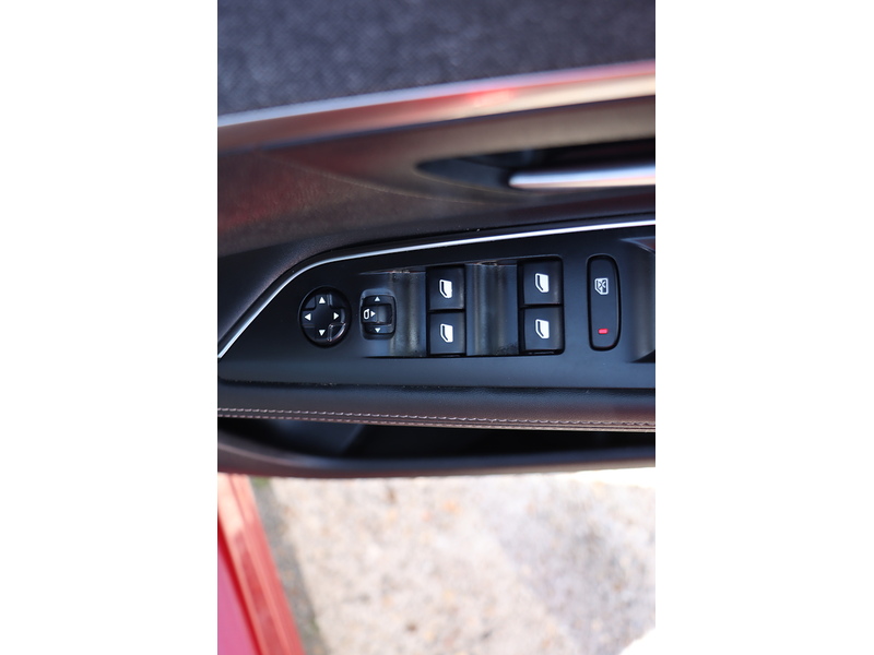Peugeot 1.2 PURETECH ALLURE SUV 5DR PETROL MANUAL SAT NAV BLUETOOTH DAB STEREO APPLE CARPLAY REAR CAMERA PARKING AIDS 2 OWNERS ONLY 48000 MILES FSH 7 SERVICES 72-74 Mitcham Road