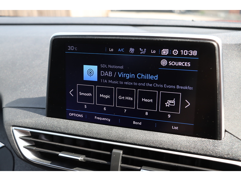 Peugeot 1.2 PURETECH ALLURE SUV 5DR PETROL MANUAL SAT NAV BLUETOOTH DAB STEREO APPLE CARPLAY REAR CAMERA PARKING AIDS 2 OWNERS ONLY 48000 MILES FSH 7 SERVICES 72-74 Mitcham Road