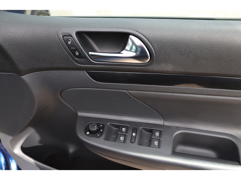 Volkswagen 1.4 TSI GT Sport Hatchback 5dr Petrol Manual (169 g/km, 138 bhp) 72-74 Mitcham Road