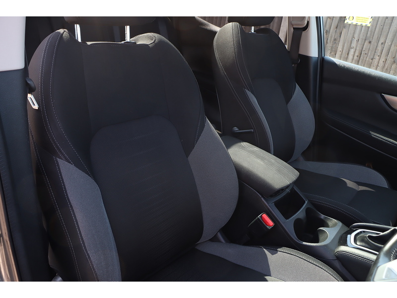 Nissan 1.2 DIG-T N-CONNECTA SUV 5DR PETROL XTRON AUTO PAN ROOF SAT NAV BLUETOOTH APPLE CARPLAY REAR CAMERA PARKING AIDS 2 OWNERS 64000 MILES FSH 6 SERVICES 72-74 Mitcham Road