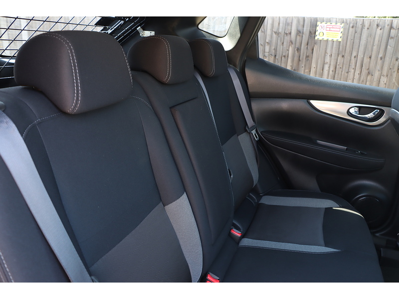 Nissan 1.2 DIG-T N-CONNECTA SUV 5DR PETROL XTRON AUTO PAN ROOF SAT NAV BLUETOOTH APPLE CARPLAY REAR CAMERA PARKING AIDS 2 OWNERS 64000 MILES FSH 6 SERVICES 72-74 Mitcham Road