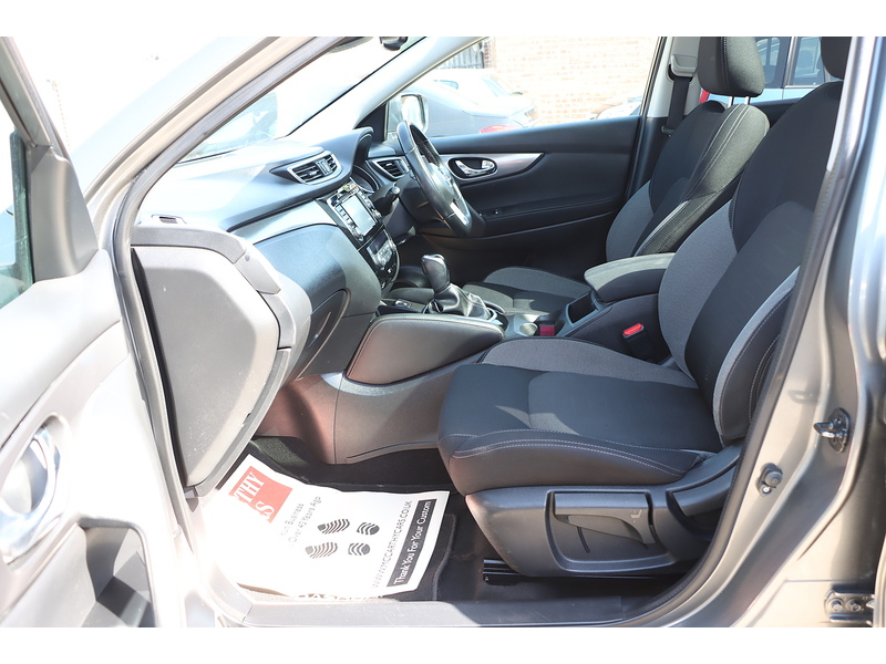 Nissan 1.2 DIG-T N-CONNECTA SUV 5DR PETROL XTRON AUTO PAN ROOF SAT NAV BLUETOOTH APPLE CARPLAY REAR CAMERA PARKING AIDS 2 OWNERS 64000 MILES FSH 6 SERVICES 72-74 Mitcham Road