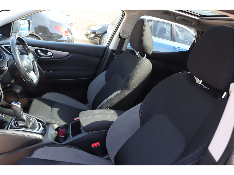 Nissan 1.2 DIG-T N-CONNECTA SUV 5DR PETROL XTRON AUTO PAN ROOF SAT NAV BLUETOOTH APPLE CARPLAY REAR CAMERA PARKING AIDS 2 OWNERS 64000 MILES FSH 6 SERVICES 72-74 Mitcham Road