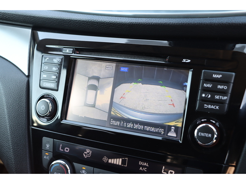 Nissan 1.2 DIG-T N-CONNECTA SUV 5DR PETROL XTRON AUTO PAN ROOF SAT NAV BLUETOOTH APPLE CARPLAY REAR CAMERA PARKING AIDS 2 OWNERS 64000 MILES FSH 6 SERVICES 72-74 Mitcham Road