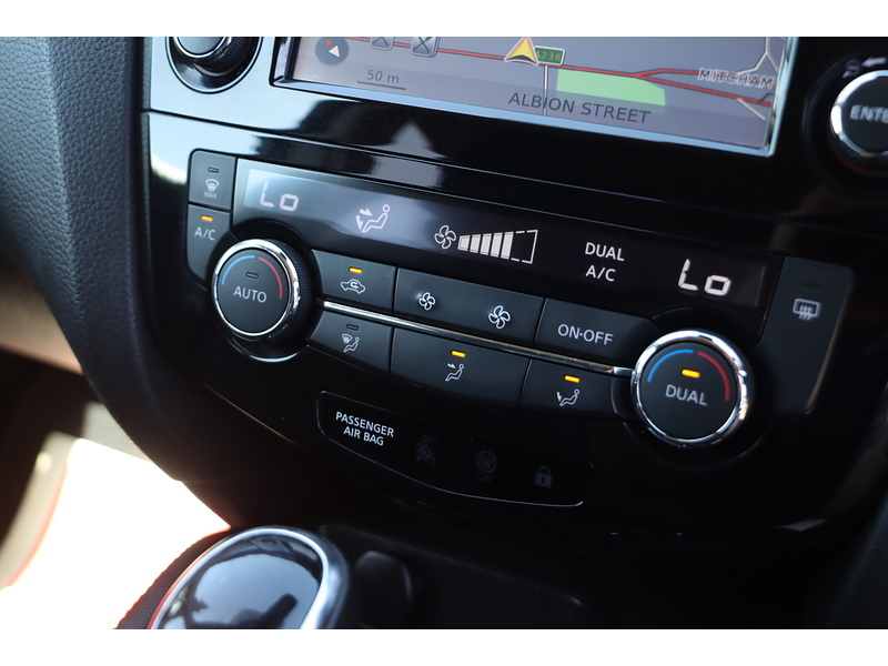 Nissan 1.2 DIG-T N-CONNECTA SUV 5DR PETROL XTRON AUTO PAN ROOF SAT NAV BLUETOOTH APPLE CARPLAY REAR CAMERA PARKING AIDS 2 OWNERS 64000 MILES FSH 6 SERVICES 72-74 Mitcham Road