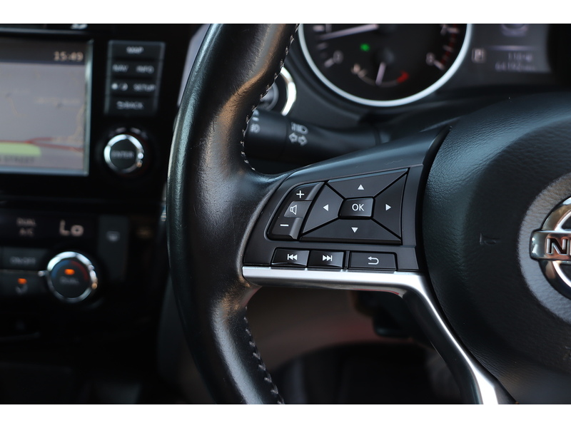 Nissan 1.2 DIG-T N-CONNECTA SUV 5DR PETROL XTRON AUTO PAN ROOF SAT NAV BLUETOOTH APPLE CARPLAY REAR CAMERA PARKING AIDS 2 OWNERS 64000 MILES FSH 6 SERVICES 72-74 Mitcham Road