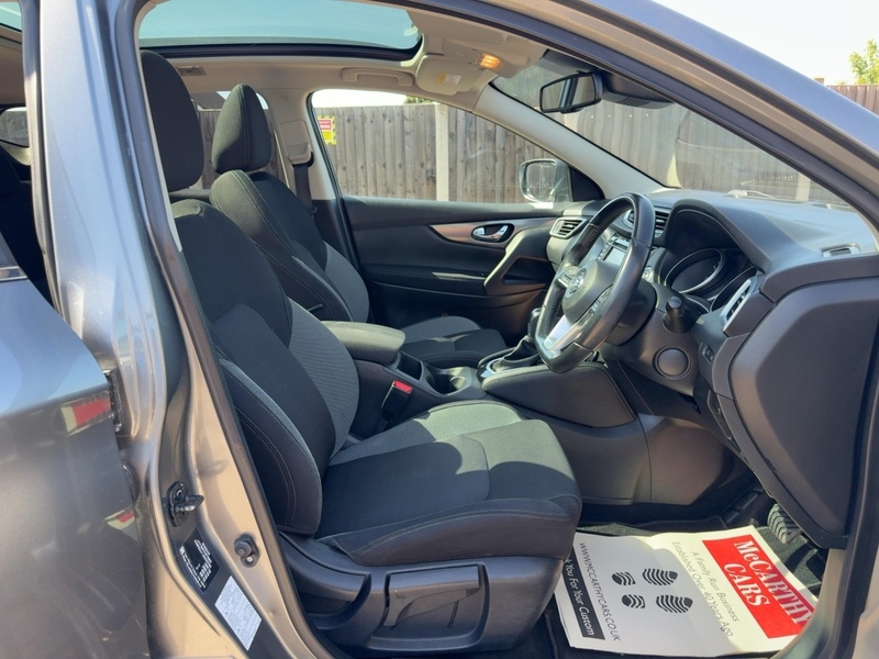 Nissan 1.2 DIG-T N-CONNECTA SUV 5DR PETROL XTRON AUTO PAN ROOF SAT NAV BLUETOOTH APPLE CARPLAY REAR CAMERA PARKING AIDS 2 OWNERS 64000 MILES FSH 6 SERVICES 72-74 Mitcham Road