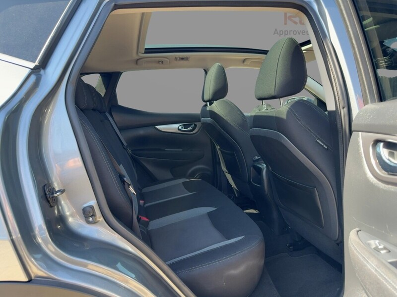 Nissan 1.2 DIG-T N-CONNECTA SUV 5DR PETROL XTRON AUTO PAN ROOF SAT NAV BLUETOOTH APPLE CARPLAY REAR CAMERA PARKING AIDS 2 OWNERS 64000 MILES FSH 6 SERVICES 72-74 Mitcham Road