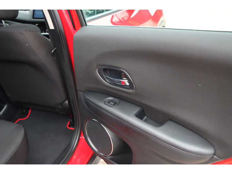 Honda 1.5 I-VTEC SE SUV 5DR PETROL MANUAL SAT NAV BLUETOOTH DAB STEREO CD PLAYER PARKING AIDS 2 OWNERS SAME OWNER FOR 3 YEARS 55000 MILES FSH NO ULEZ CHARGE 72-74 Mitcham Road
