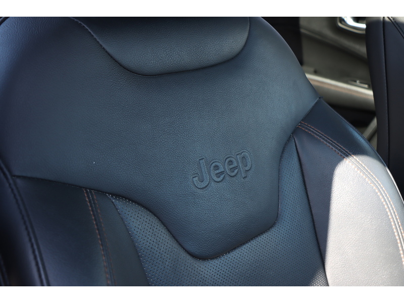 Jeep 1.4T MULTIAIRII LIMITED SUV 5DR PETROL MANUAL SUNROOF HEATED SEATS SAT NAV BLUETOOTH DAB STEREO APPLE CARPLAY REAR CAMERA PARKING AIDS 30000 MILES SH 72-74 Mitcham Road